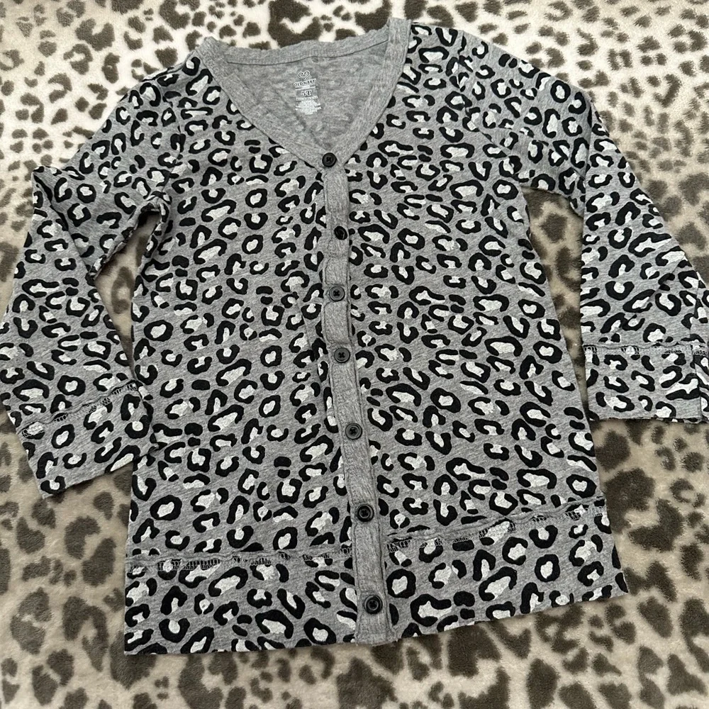 2010 Old Navy Animal Leopard Print Cardigan in Gray Size 5T Girls